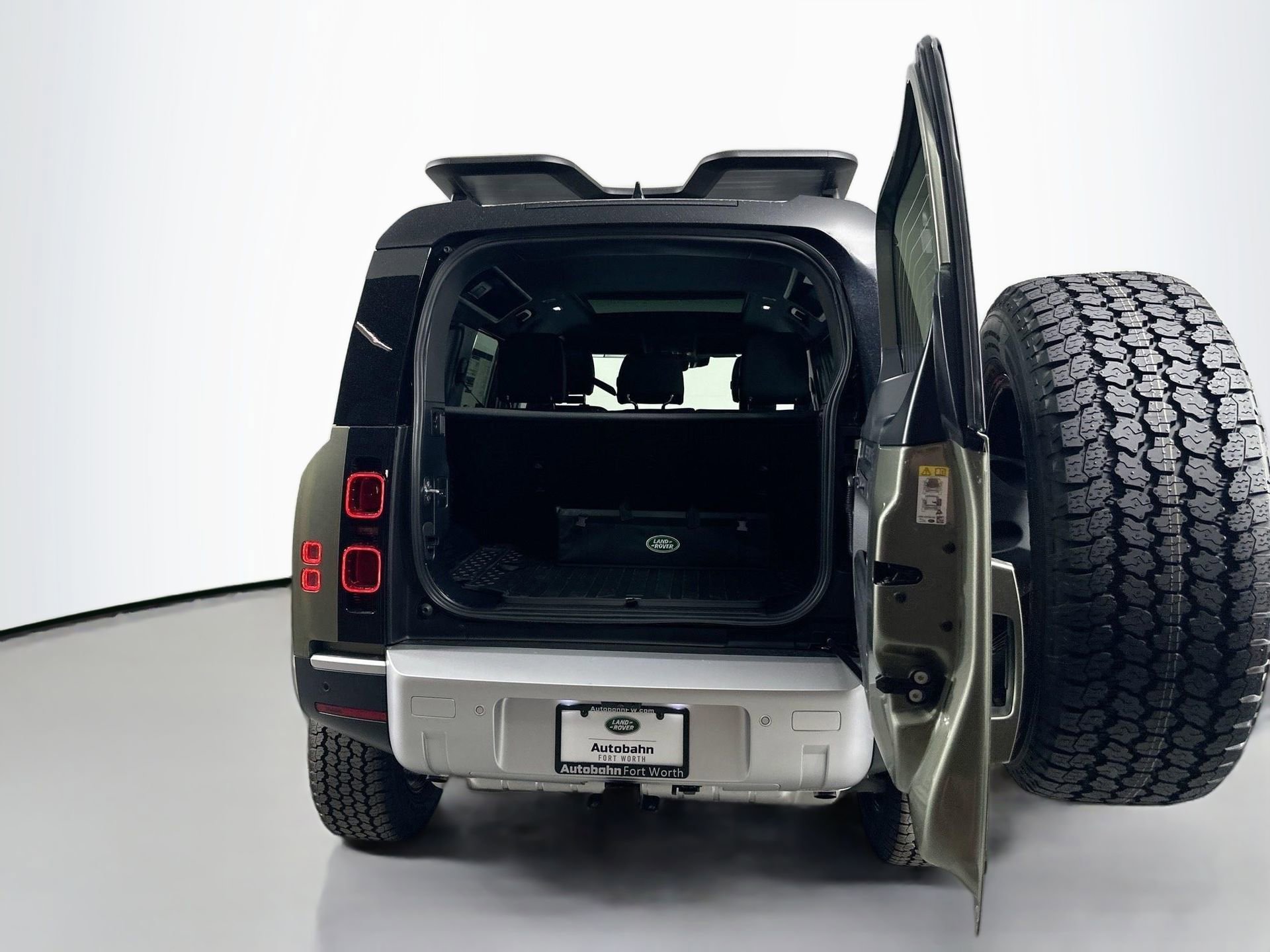 Certified 2025 Land Rover Defender 110 S image 21