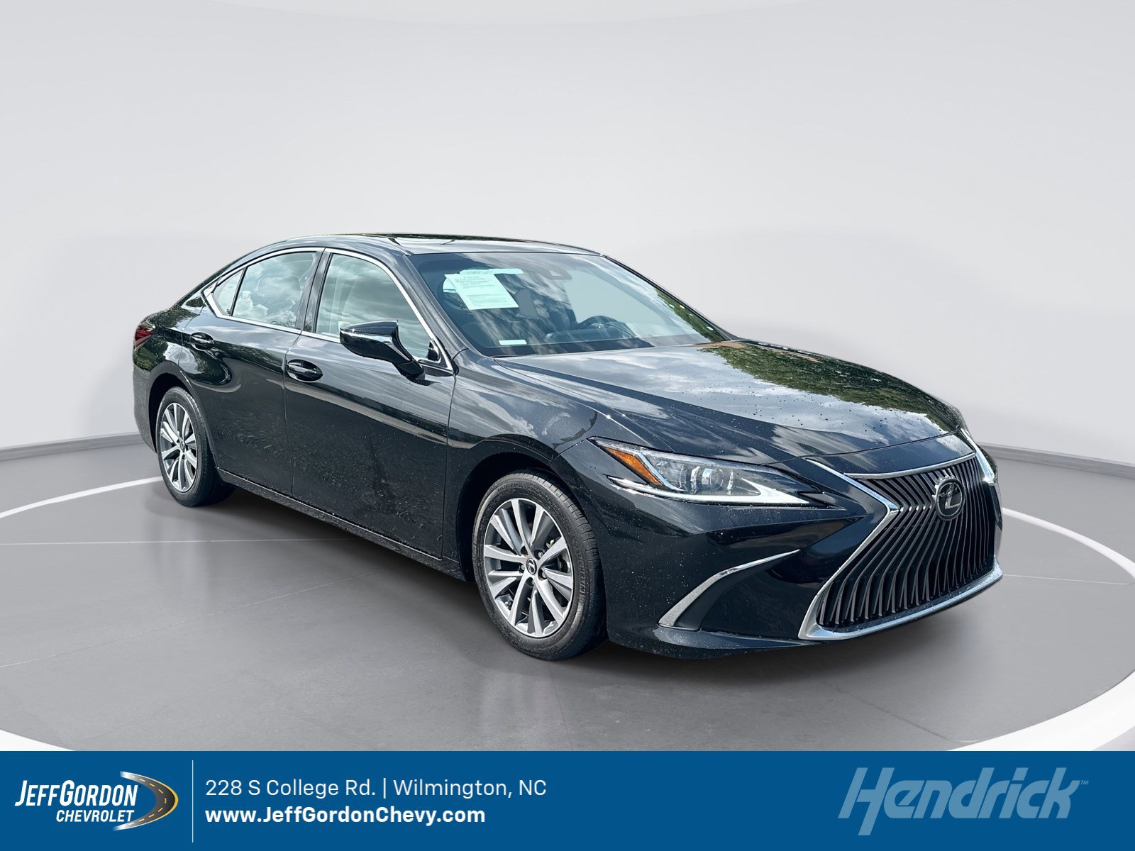 Used 2019 Lexus ES 350 w/ Accessory Package 2