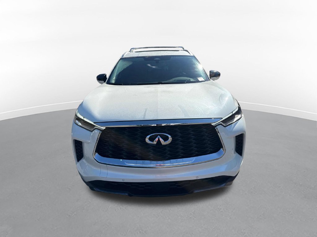 Used 2023 INFINITI QX60 Sensory w/ Vision Package AWD/4WD image 3