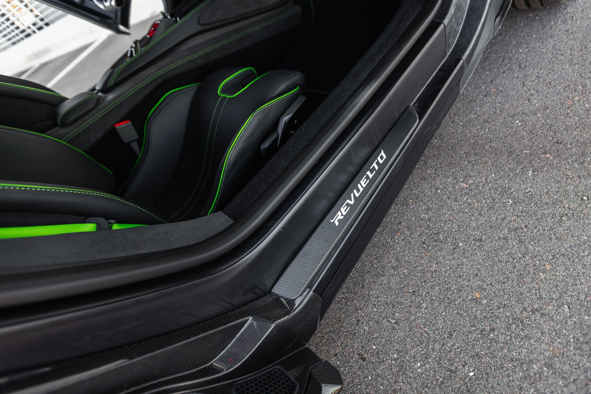 Used 2025 Lamborghini Revuelto AWD/4WD image 56
