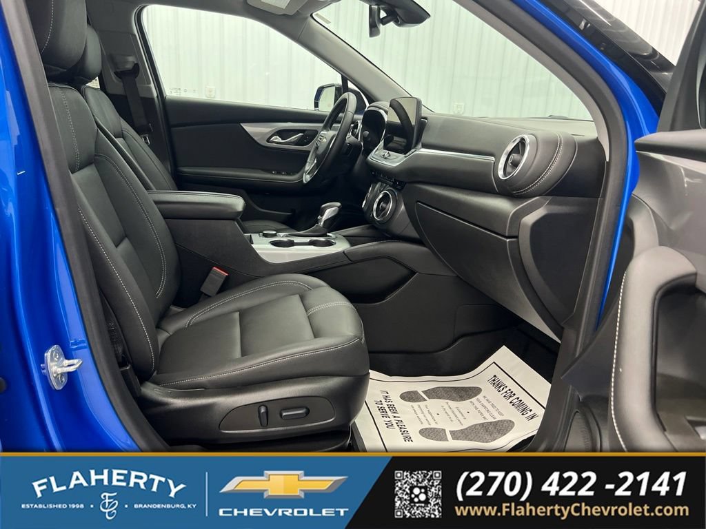 Used 2025 Chevrolet Blazer LT w/ Midnight/Sport Edition FWD image 15