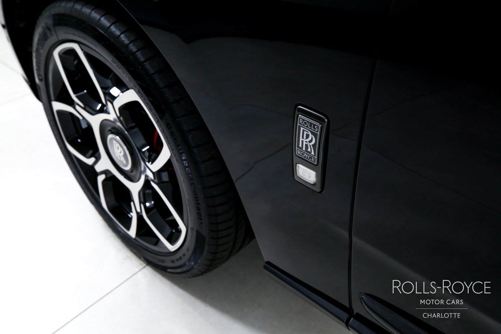 Used 2021 Rolls-Royce Cullinan Black Badge AWD/4WD image 46