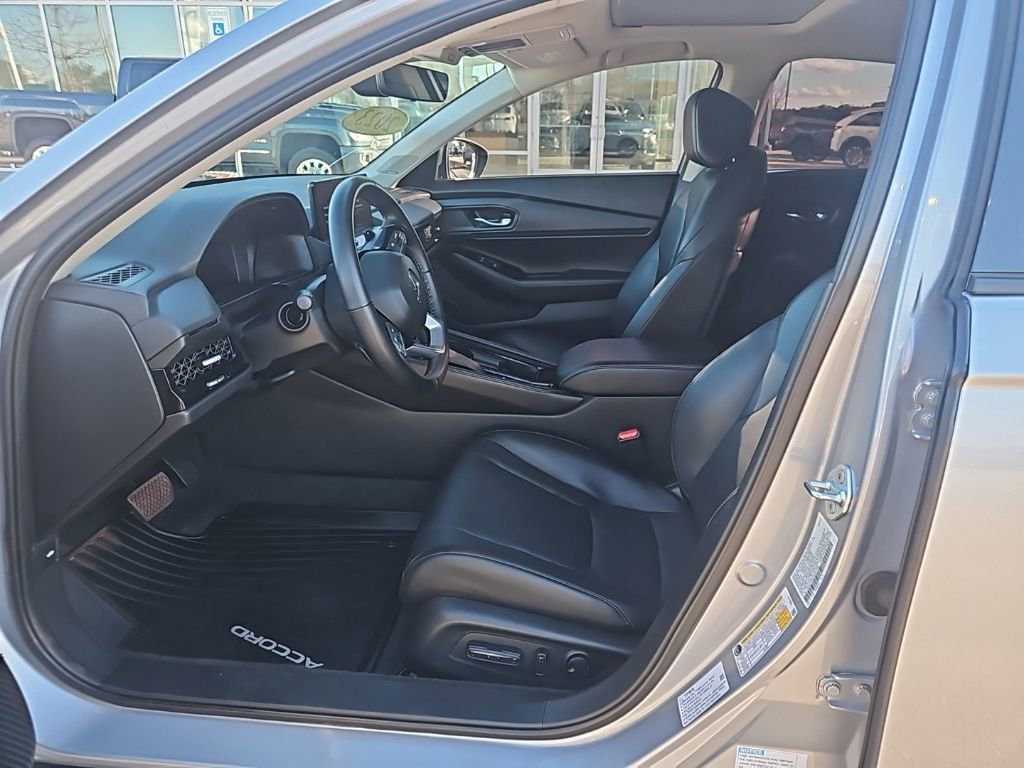 Used 2023 Honda Accord Touring image 13