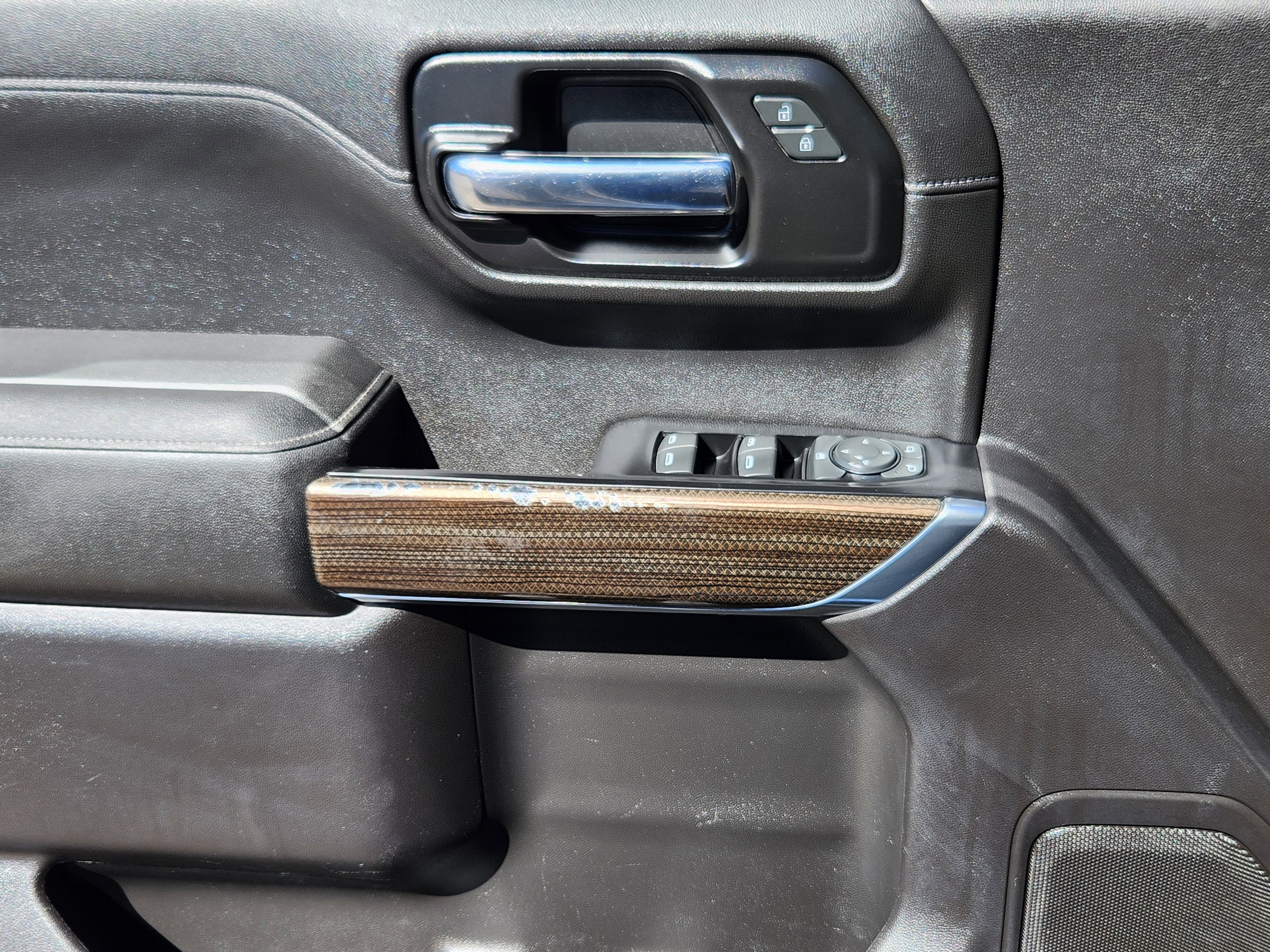 Used 2020 Chevrolet Silverado 1500 LT w/ All-Star Edition AWD/4WD image 6