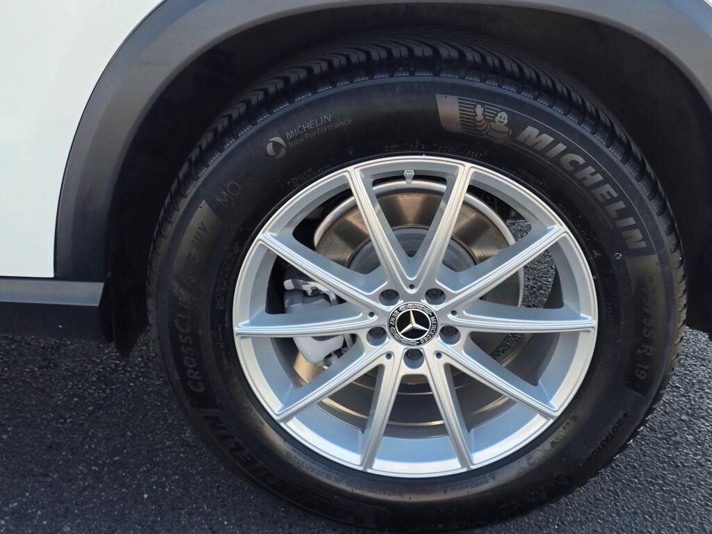 Used 2024 Mercedes-Benz GLE 350 4MATIC w/ Driver Assistance Package image 20
