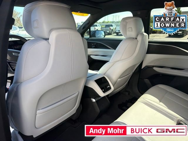 Used 2025 Cadillac Lyriq Sport AWD/4WD image 19