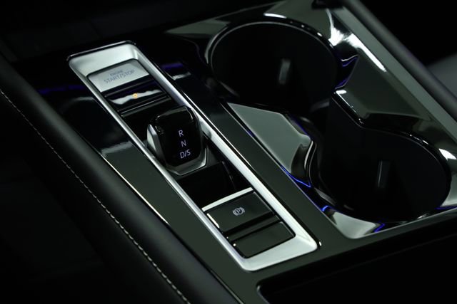 New 2025 Volkswagen Atlas SEL Premium R-Line image 31