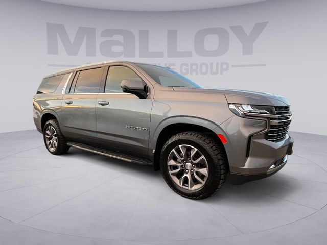 Used 2022 Chevrolet Suburban LT w/ Luxury Package image 7