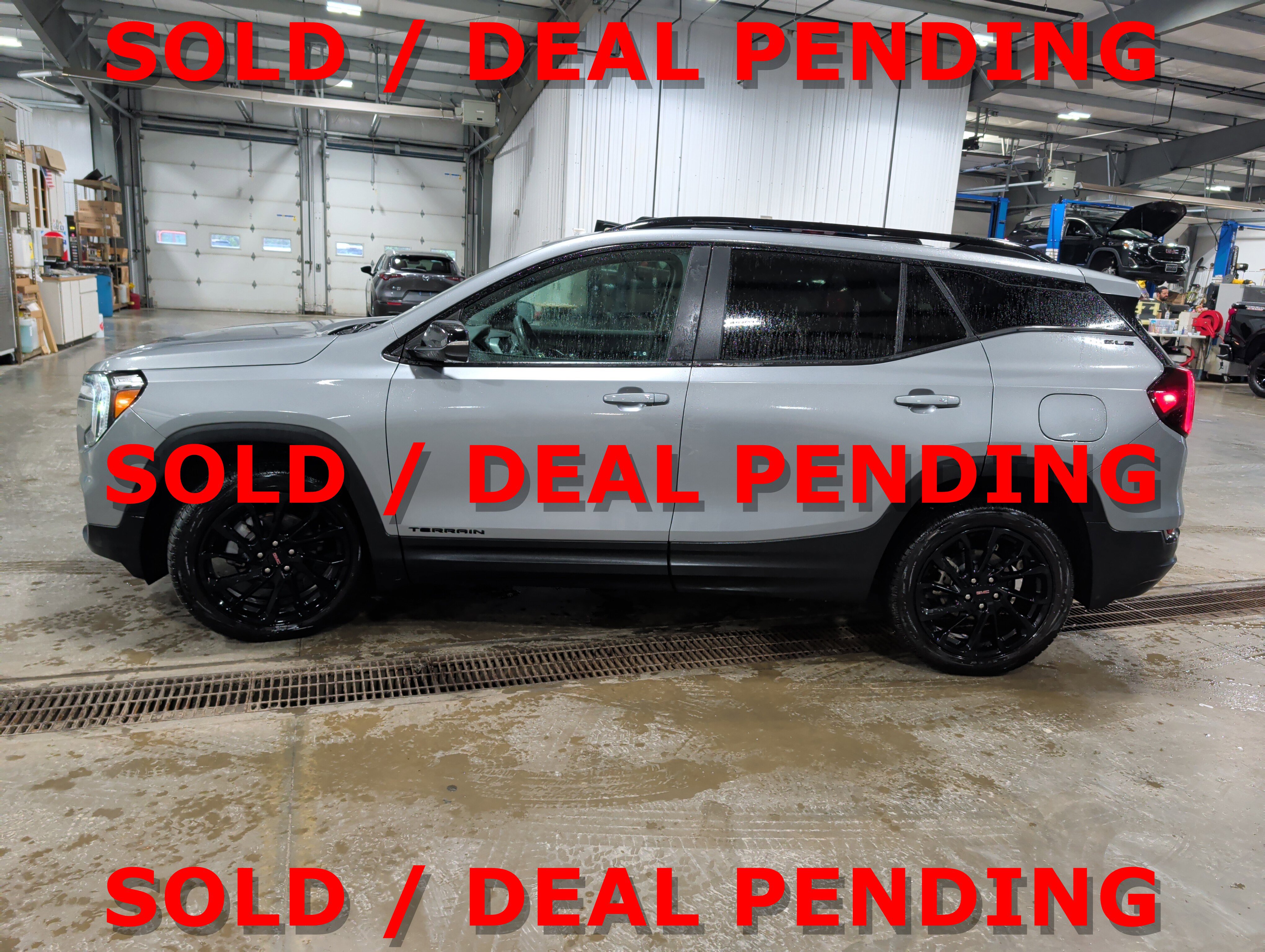 Used 2023 GMC Terrain SLE w/ Driver Convenience Package AWD/4WD image 5