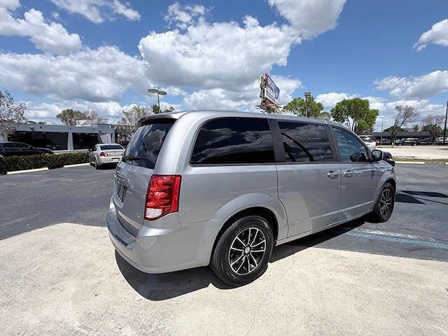 Used 2018 Dodge Grand Caravan SE FWD image 6