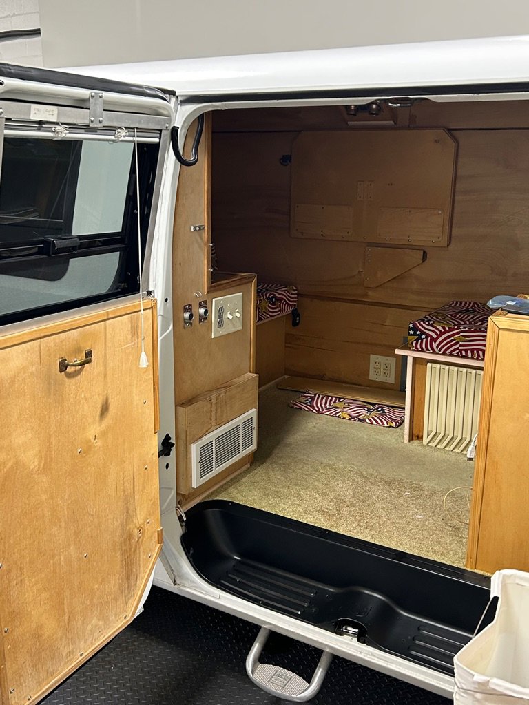 Used 2001 Dodge B3500 image 13