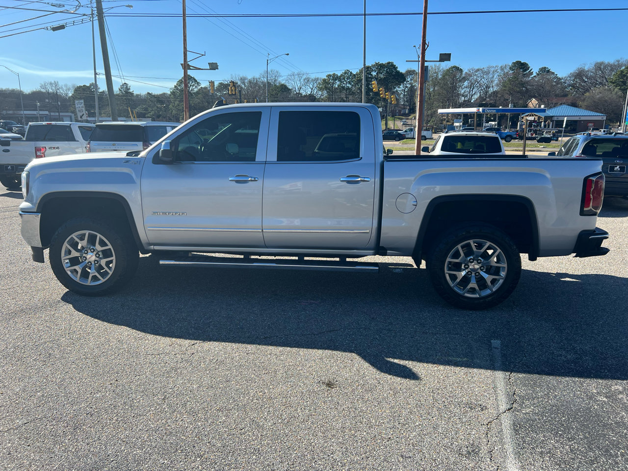 Used 2018 GMC Sierra 1500 SLT image 16
