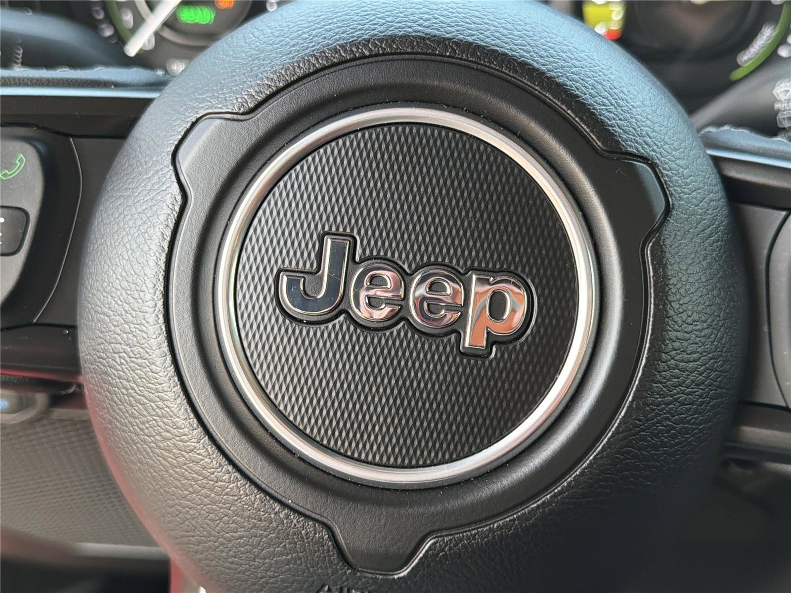 Used 2025 Jeep Wrangler Willys image 24