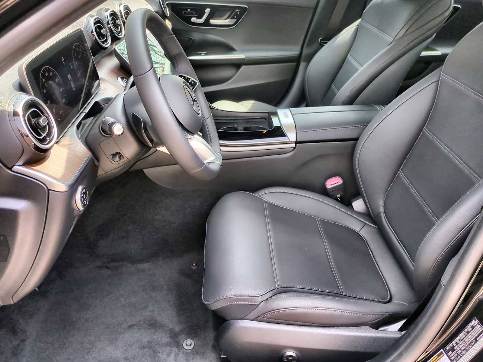 New 2025 Mercedes-Benz C 300 4MATIC Sedan image 17