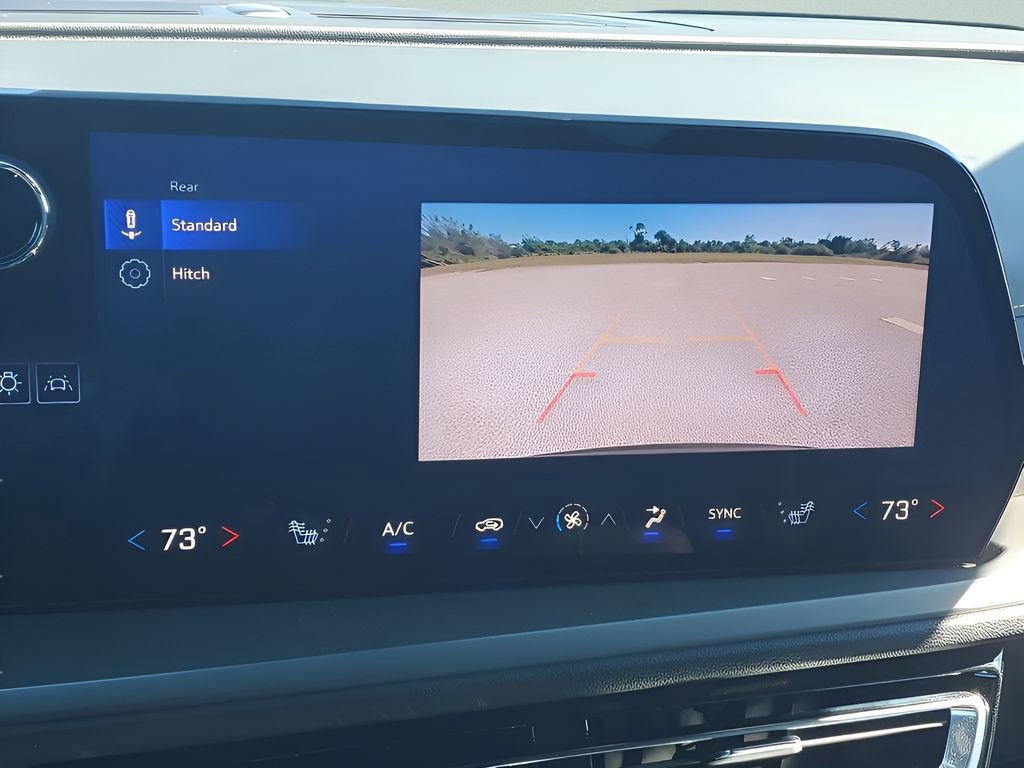 Used 2025 Chevrolet Traverse LT image 30