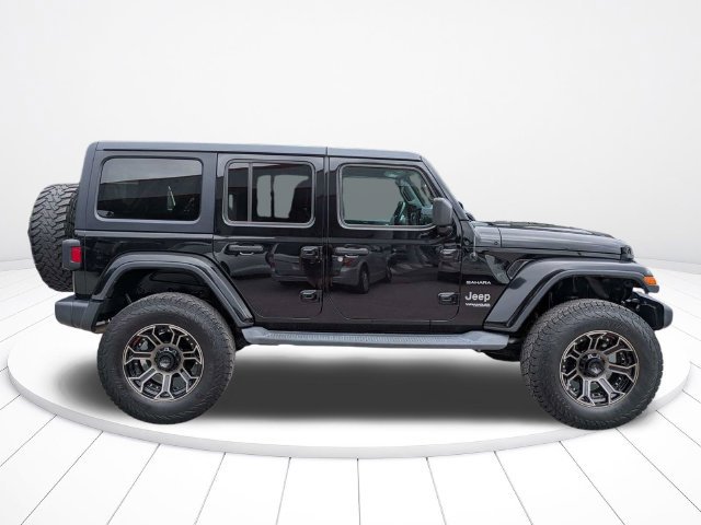 Used 2019 Jeep Wrangler Unlimited Sahara AWD/4WD image 3