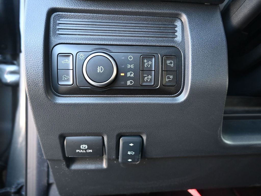 New 2026 Ford F250 Lariat w/ Black Appearance Package image 32