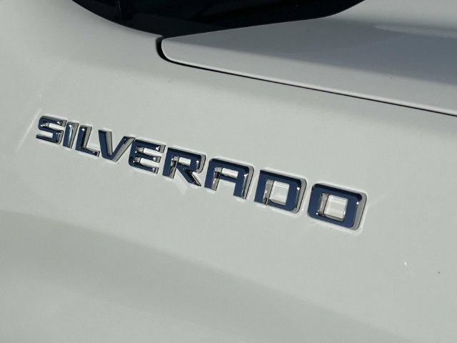 Used 2022 Chevrolet Silverado 1500 Custom w/ Safety Confidence Package AWD/4WD image 5