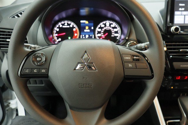New 2026 Mitsubishi Eclipse Cross LE AWD/4WD image 8