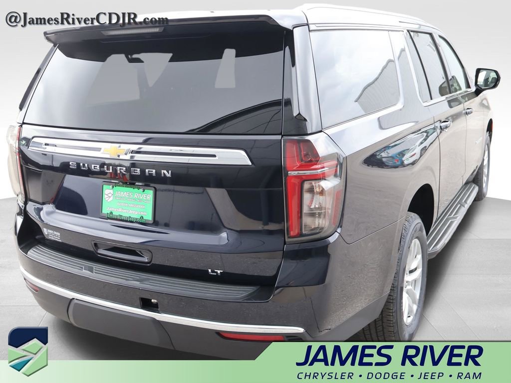 Used 2024 Chevrolet Suburban LT image 5