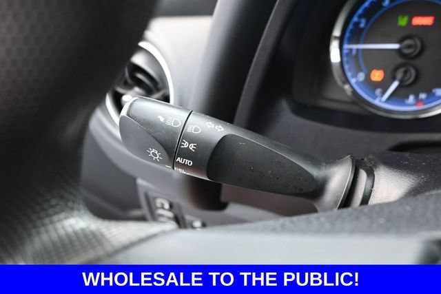Used 2018 Toyota Corolla LE FWD image 16