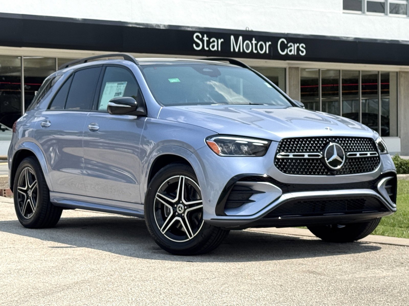 New 2026 Mercedes-Benz GLE 450e 4MATIC image 1