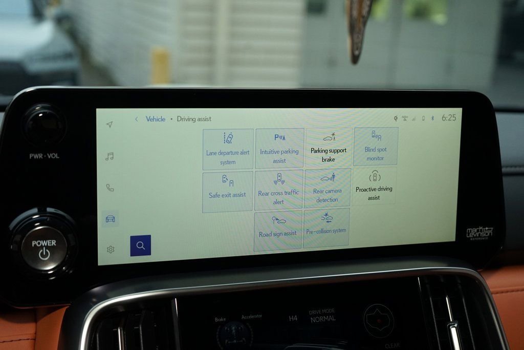 Used 2026 Lexus LX 700h Ultra Luxury image 15