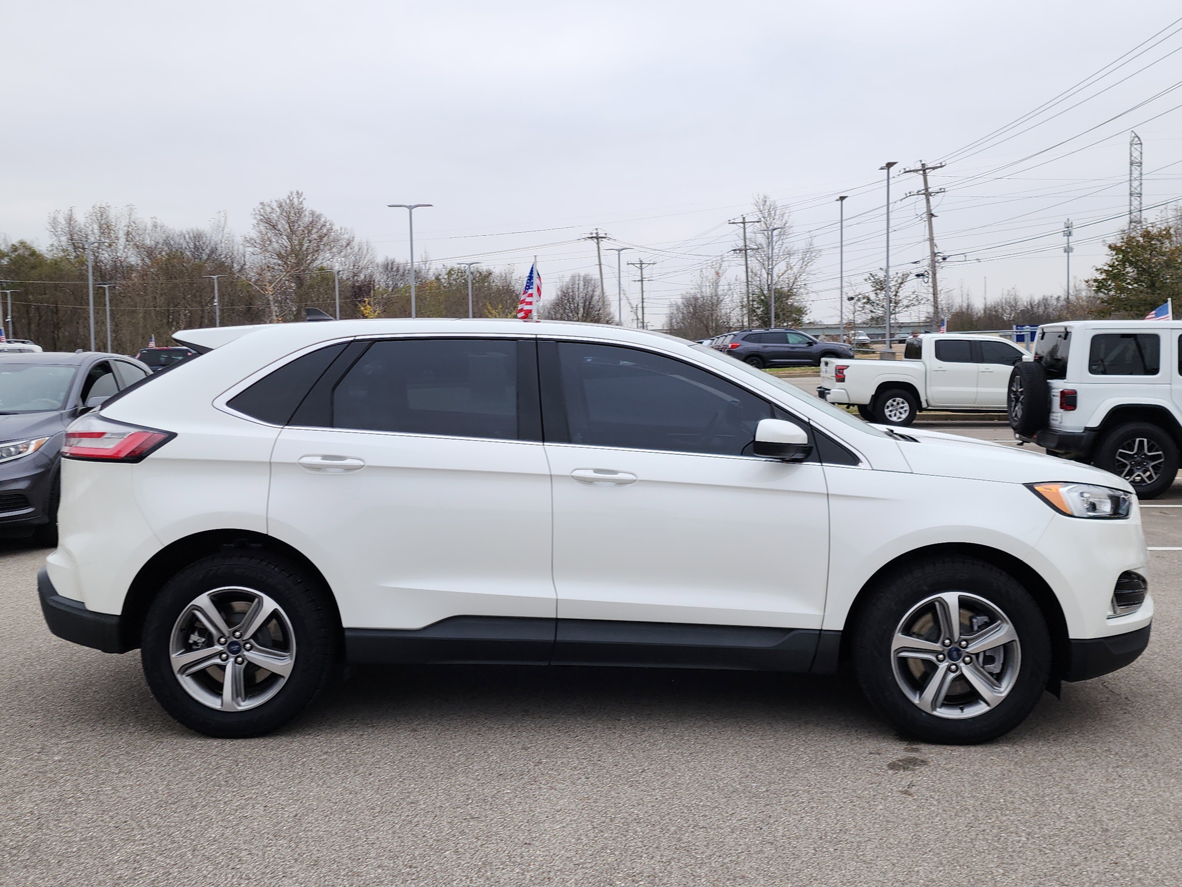 Used 2022 Ford Edge SEL w/ Convenience Package image 2
