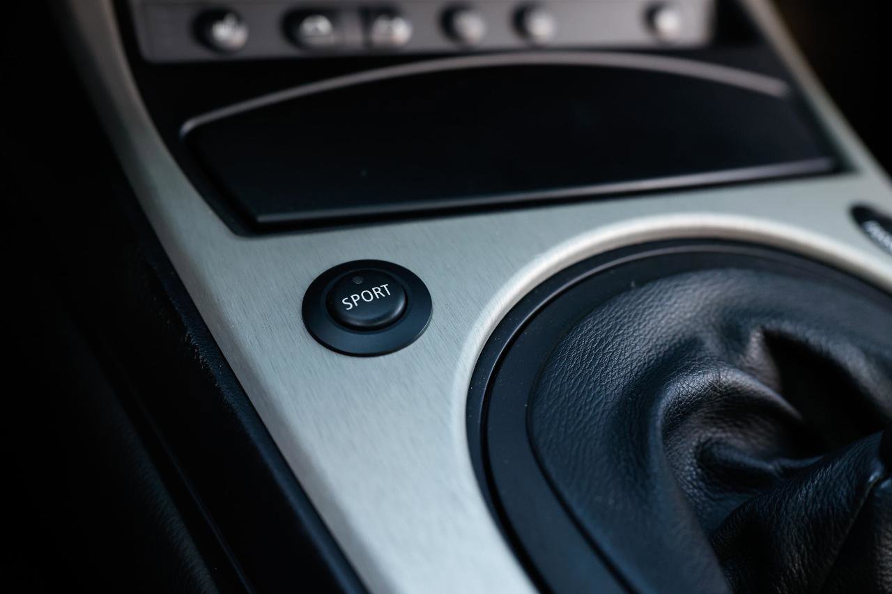 Used 2005 BMW Z4 2.5i image 34