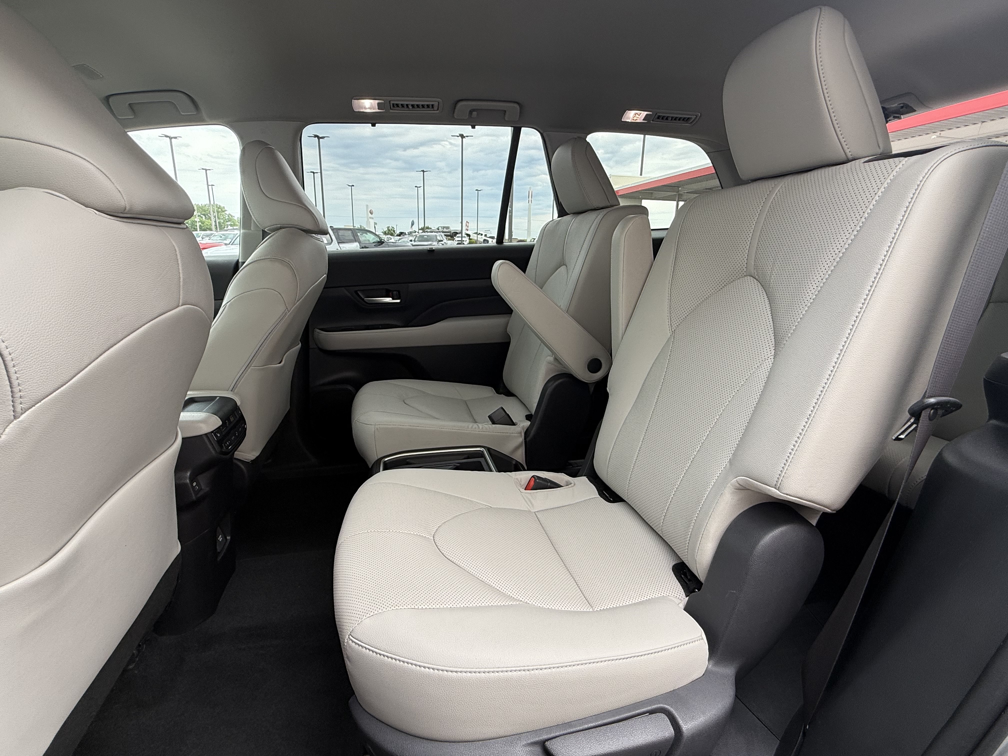 Certified 2024 Toyota Grand Highlander AWD image 5