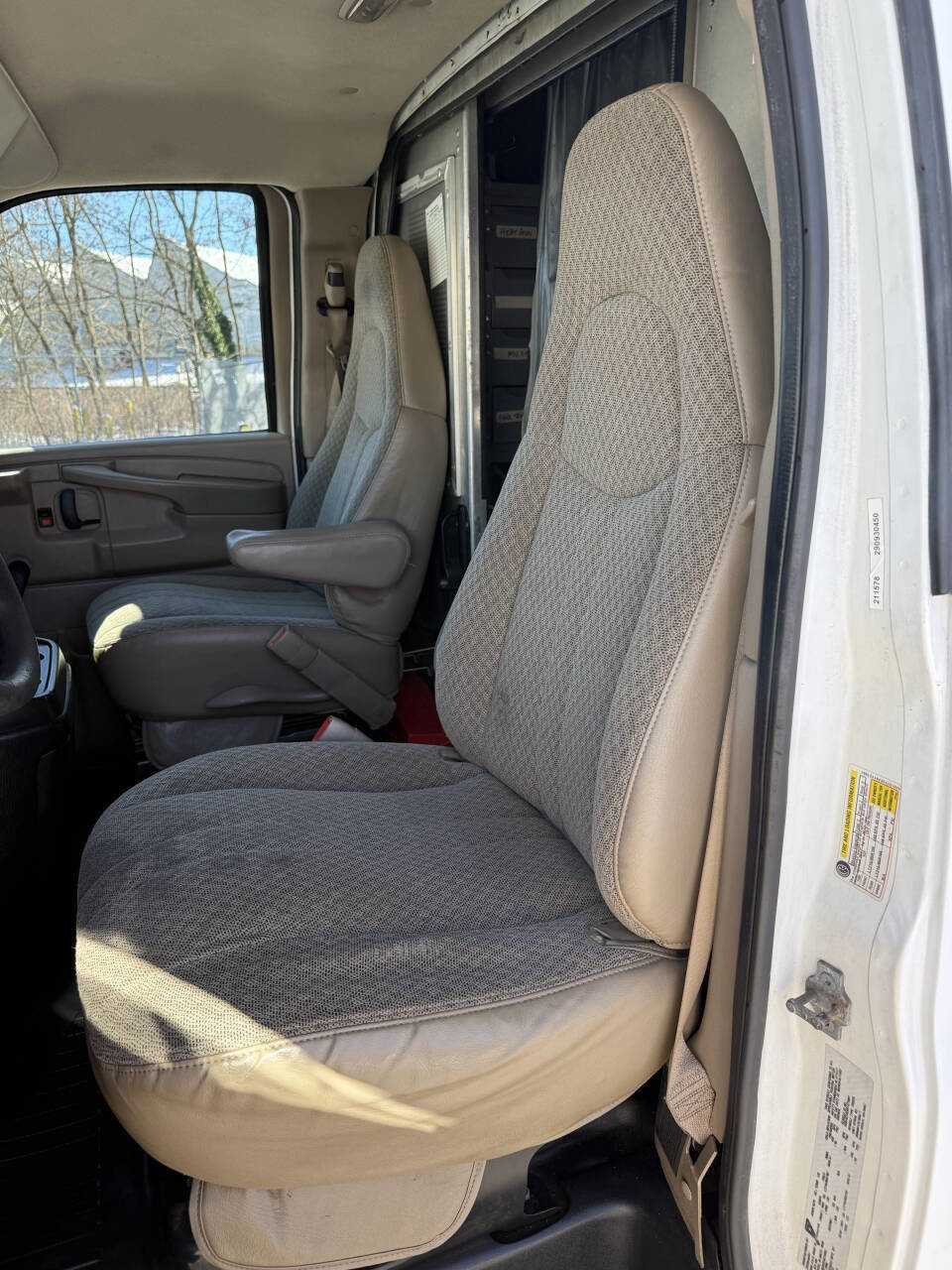 Used 2009 GMC Savana 3500 image 11
