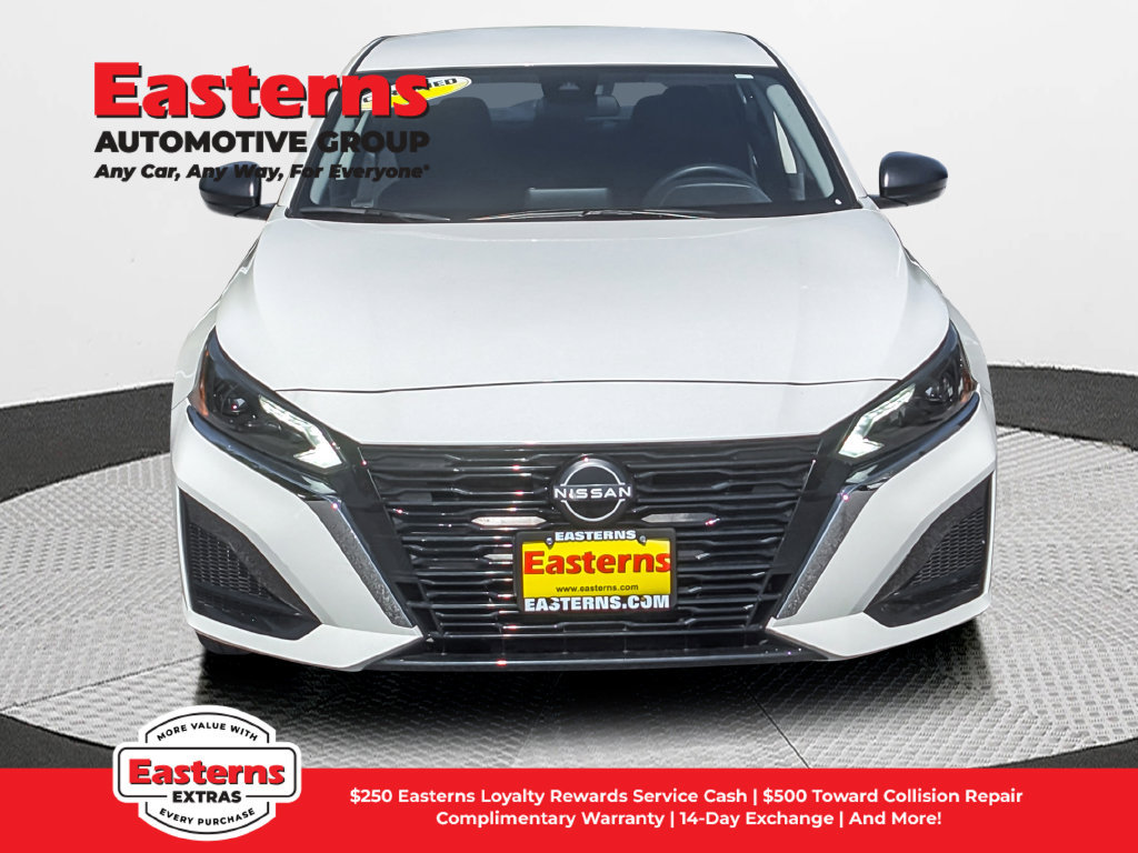 Used 2024 Nissan Altima 2.5 SV AWD/4WD image 3