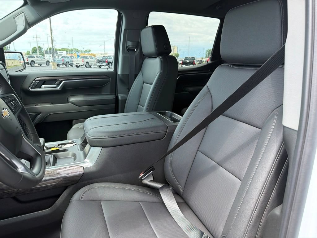 New 2026 Chevrolet Silverado 1500 LTZ w/ LTZ Premium Package AWD/4WD image 15