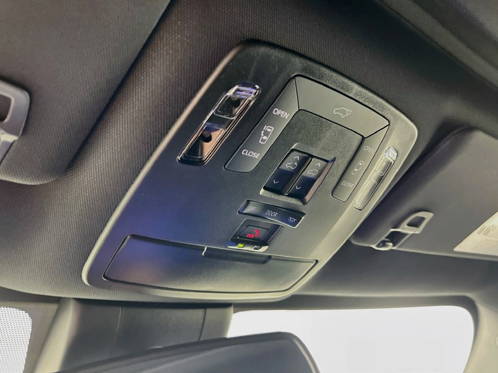 New 2026 Toyota Sienna XSE FWD image 18
