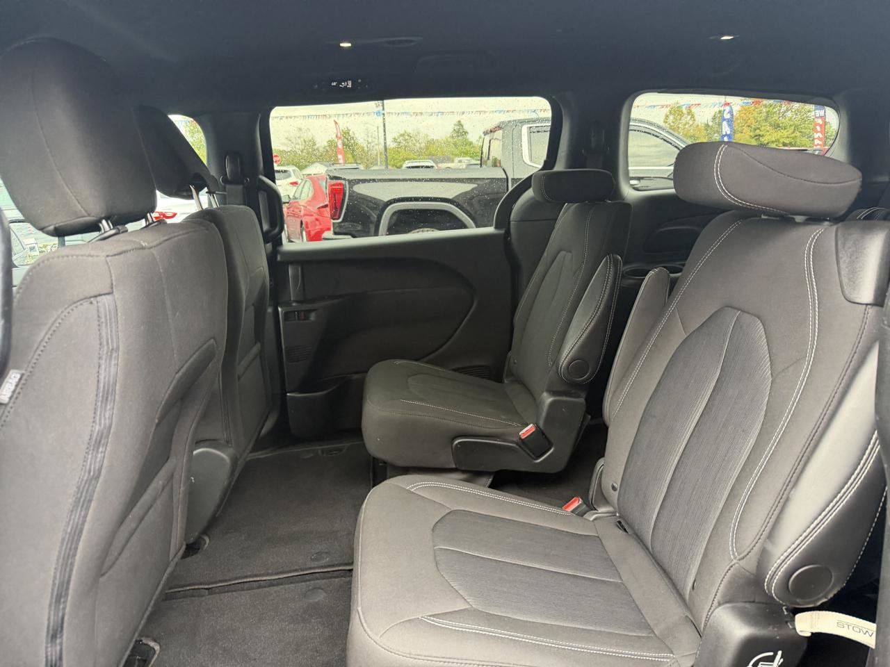 Used 2024 Chrysler Pacifica Touring FWD image 16