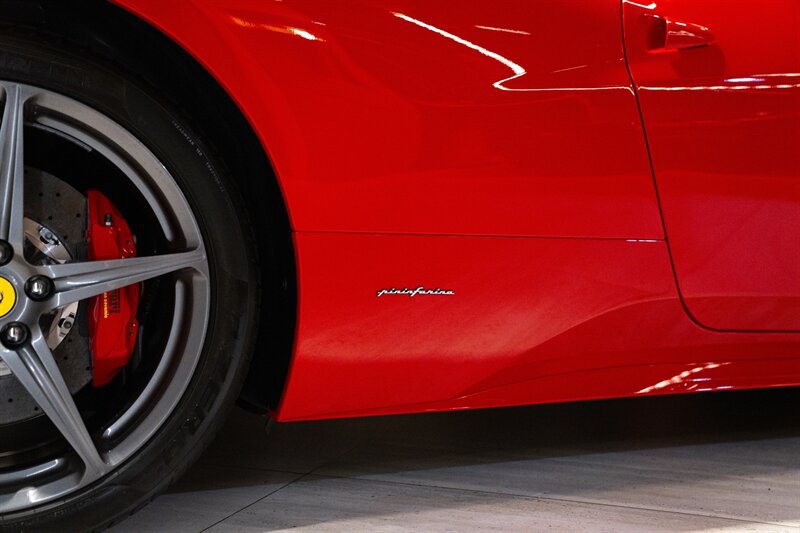 Used 2015 Ferrari 458 Spider RWD image 15