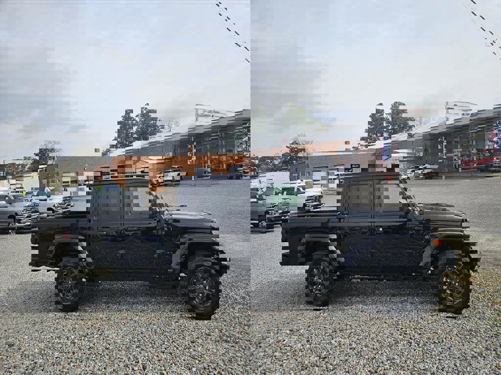 New 2026 Jeep Gladiator Sport image 4