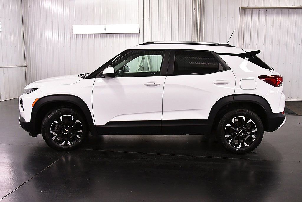 Used 2022 Chevrolet TrailBlazer LT FWD image 4