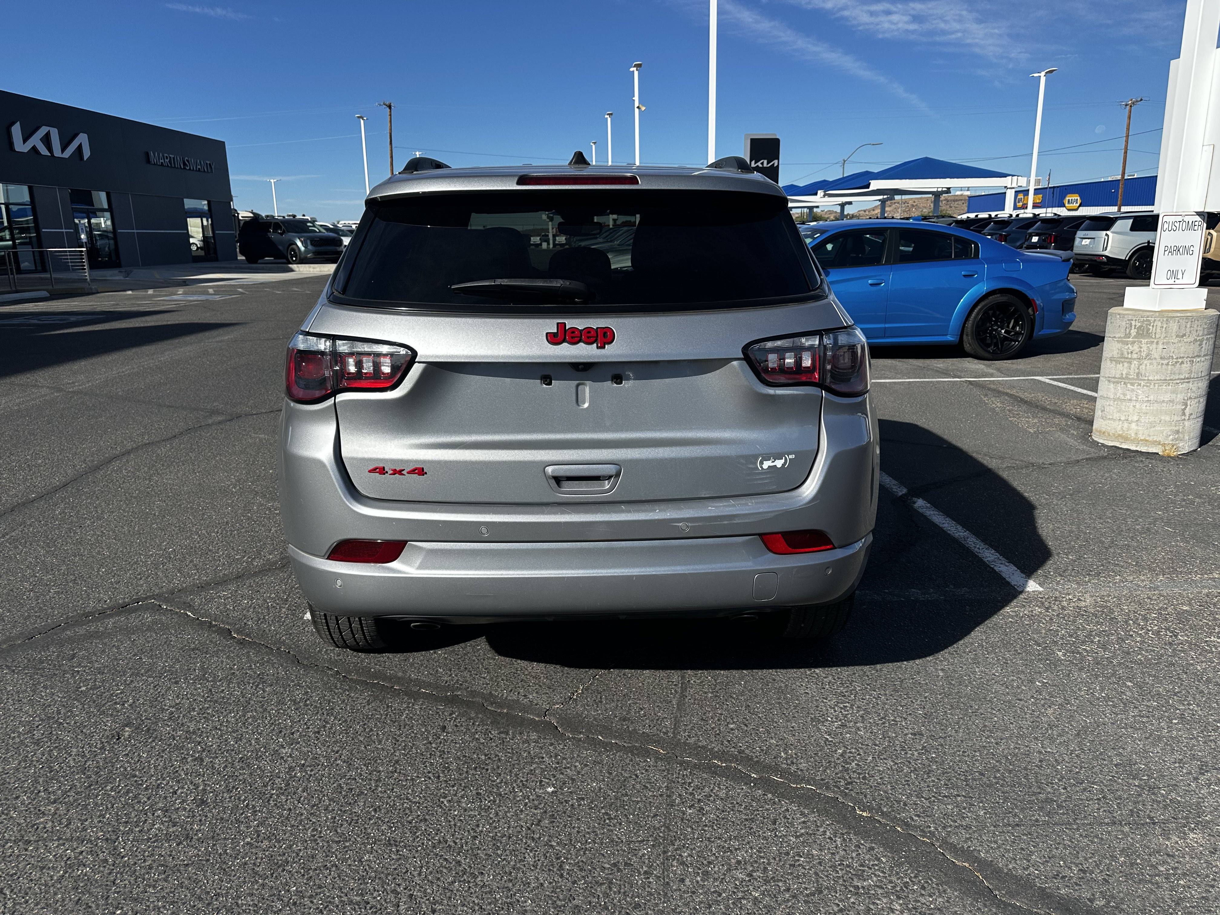 Used 2023 Jeep Compass Limited AWD/4WD image 5