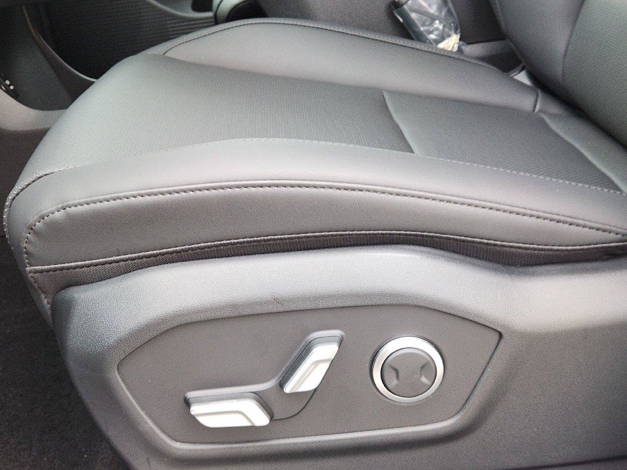 New 2026 Hyundai Santa Fe SEL FWD image 23