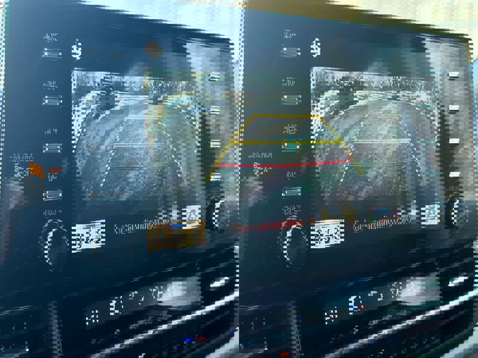 Used 2022 Toyota Sienna Platinum image 32