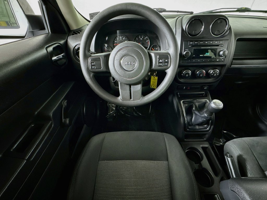 Used 2013 Jeep Patriot Sport FWD image 19