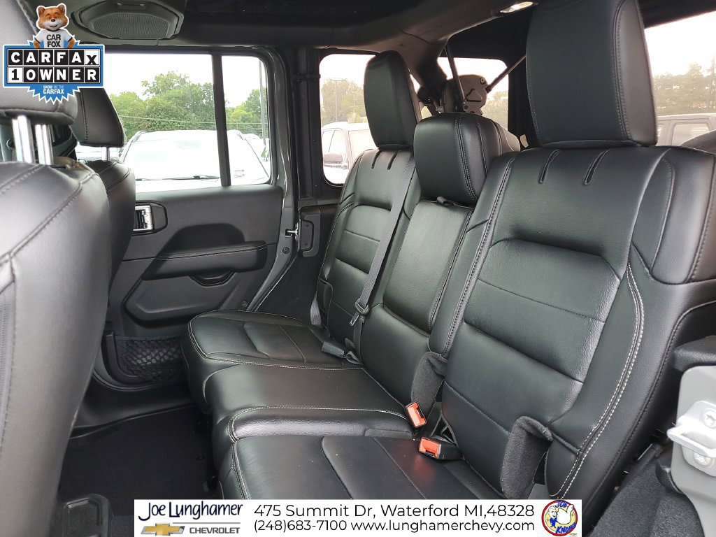 Used 2022 Jeep Wrangler Unlimited Sahara w/ LED Lighting Group AWD/4WD image 26