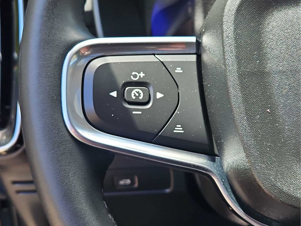 Used 2023 Volvo XC40 B5 Plus w/ Protection Package Premier AWD/4WD image 19