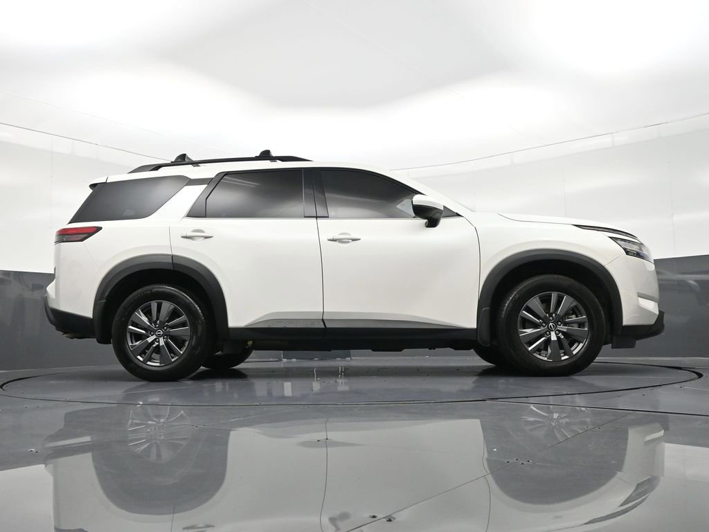 Used 2022 Nissan Pathfinder SV image 29