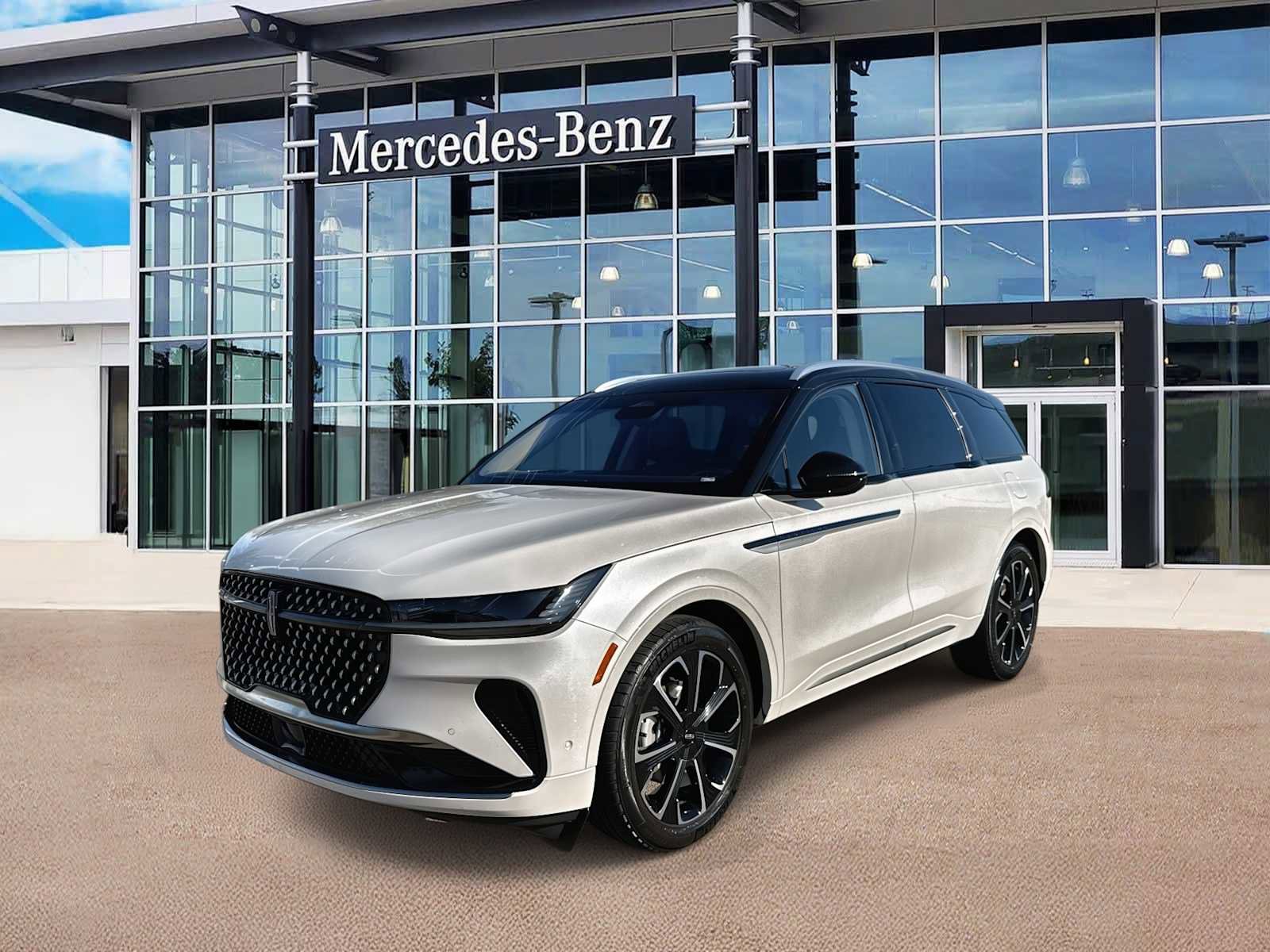 Used 2024 Lincoln Nautilus Reserve w/ Equipment Group 202A image 1