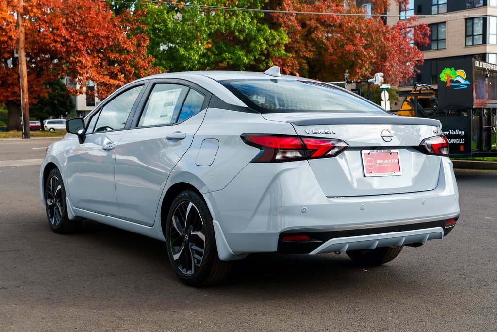 New 2025 Nissan Versa SR w/ Trunk Package image 4