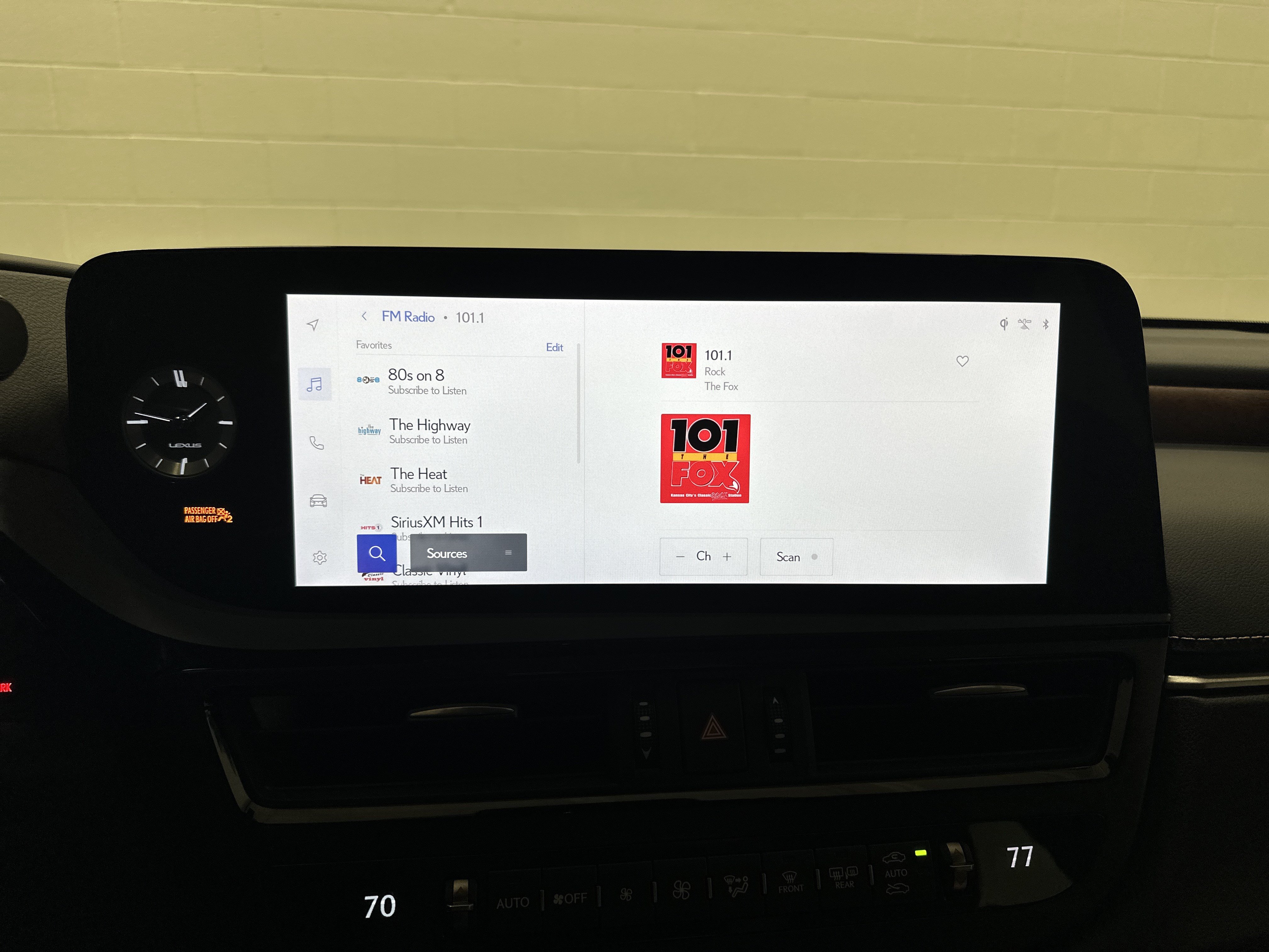 Certified 2025 Lexus ES 350 w/ Premium Package FWD image 23