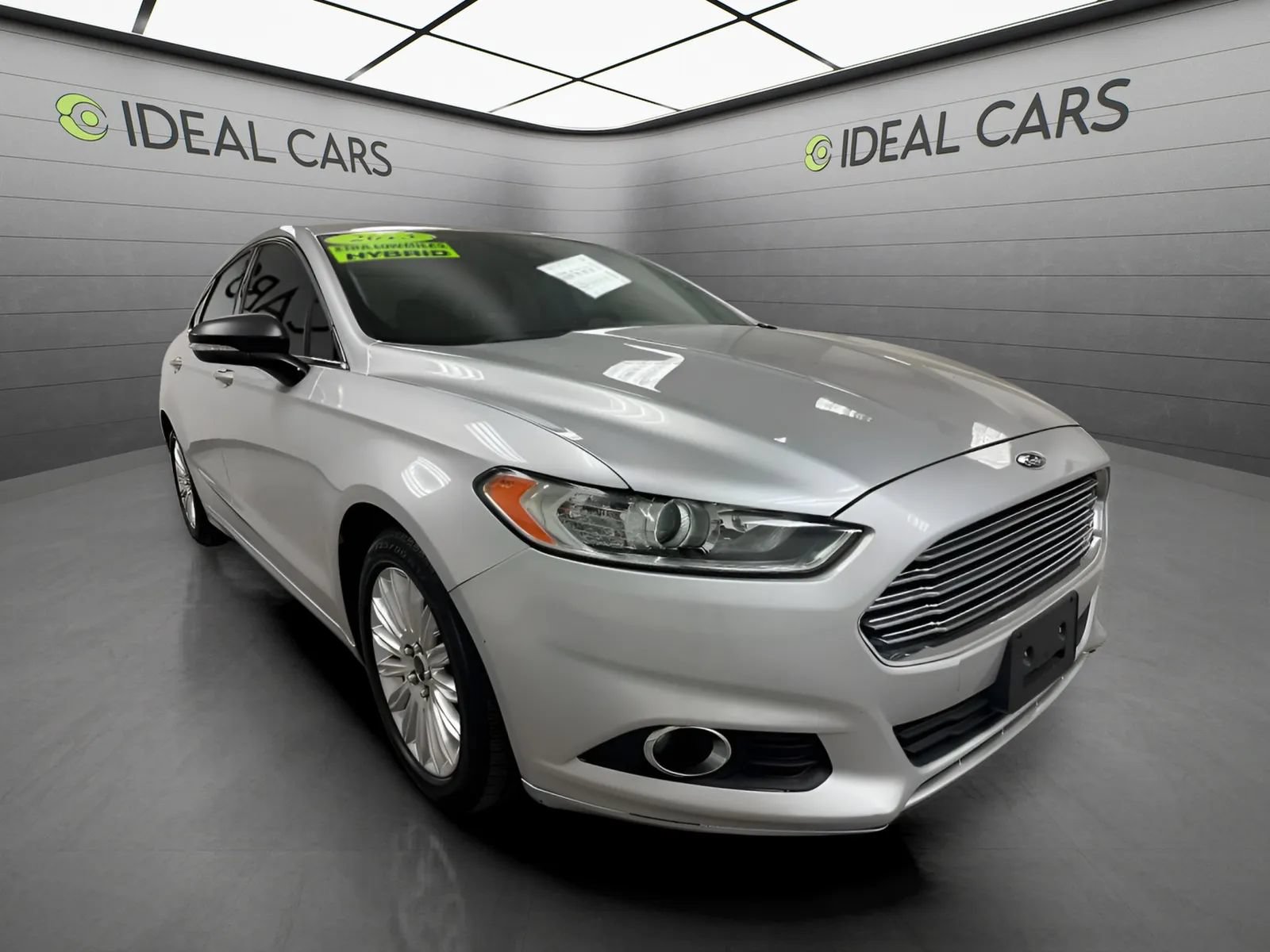 Used 2013 Ford Fusion Energi SE w/ Driver Assist Pkg FWD image 3