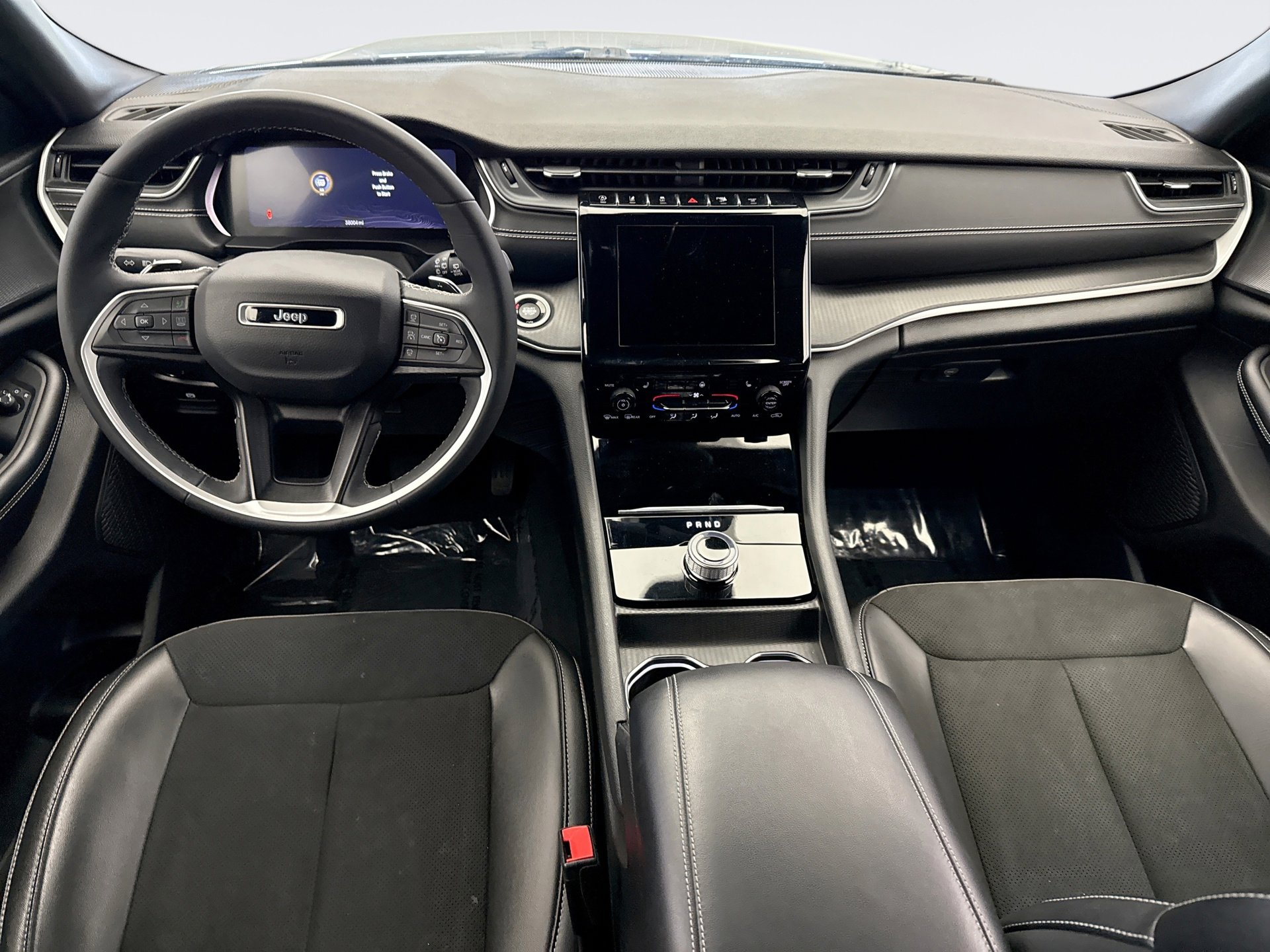 Used 2023 Jeep Grand Cherokee L Laredo image 14